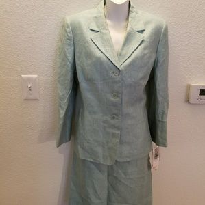 Women's  Suit